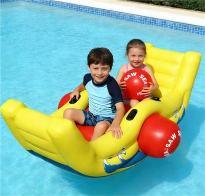 Brinquedo flutuante inflável para piscina para brincar na água